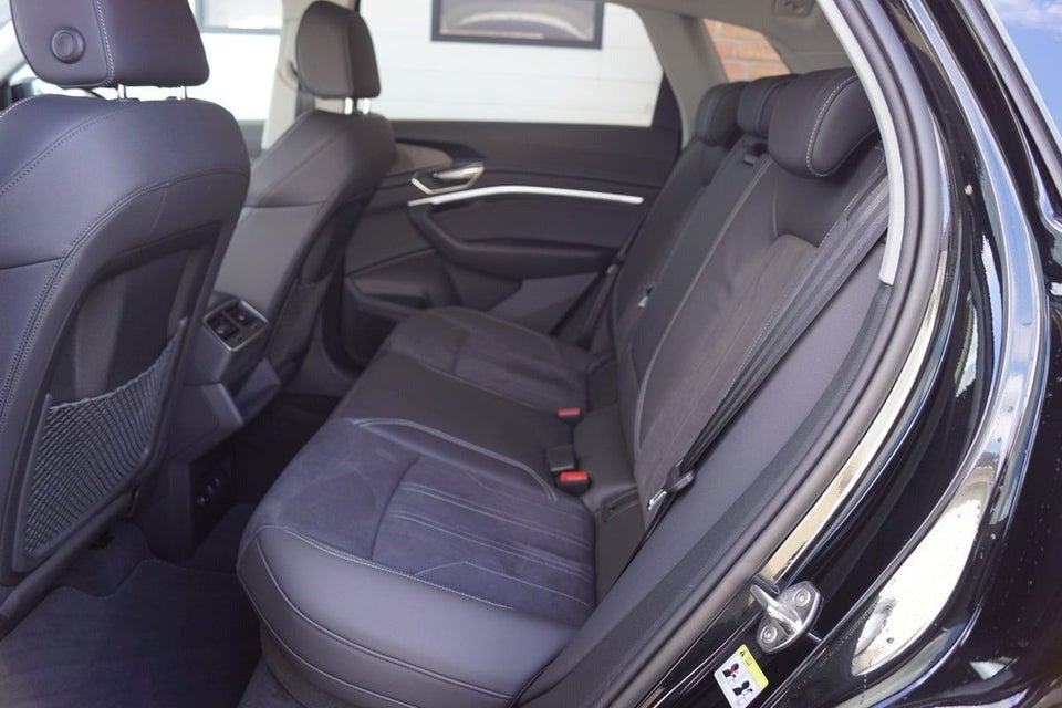 Audi Q8 e-tron 55 Advanced quattro 5d