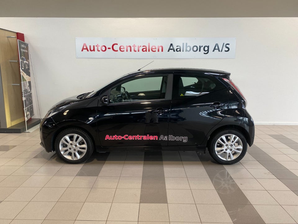Toyota Aygo 1,0 VVT-i x-play 5d
