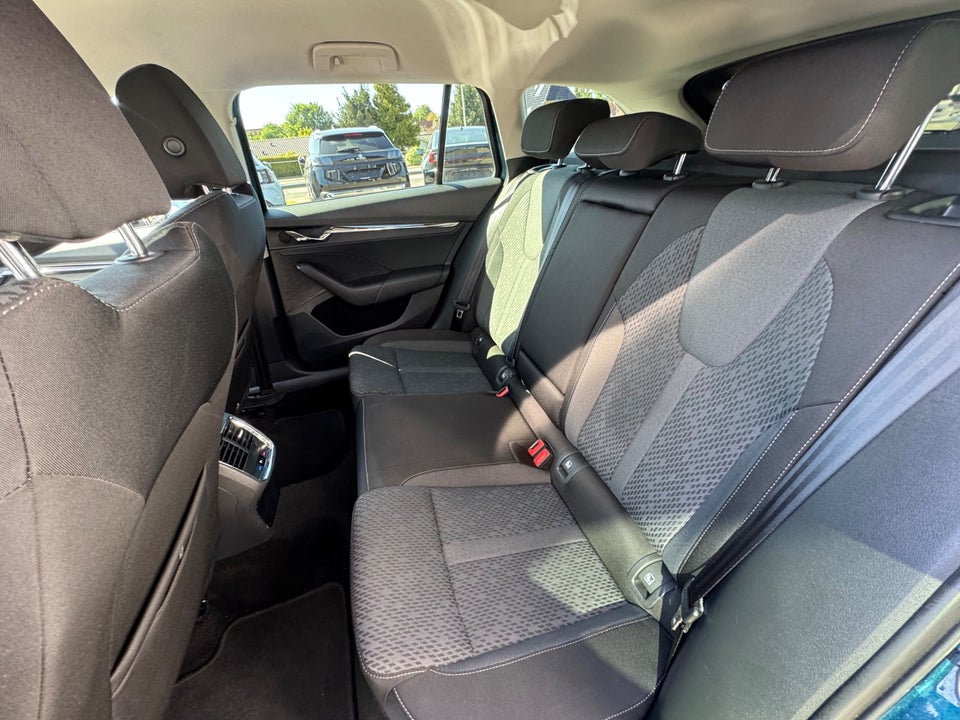 Skoda Octavia 1,4 TSi iV Plus Combi DSG 5d