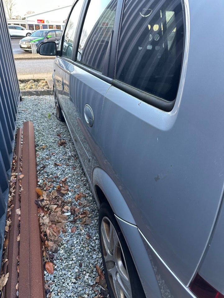 Opel Meriva 1,7 CDTi Activan 5d