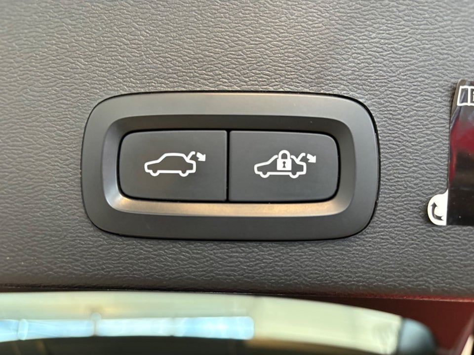 Volvo XC40 P6 ReCharge Pro 5d