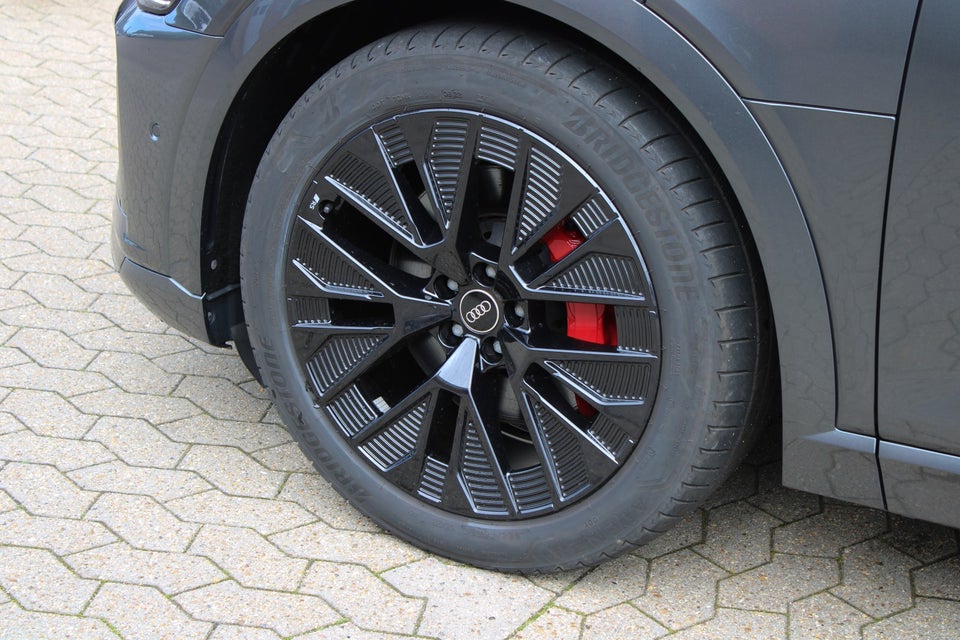 Audi Q8 e-tron 50 S-line quattro 5d
