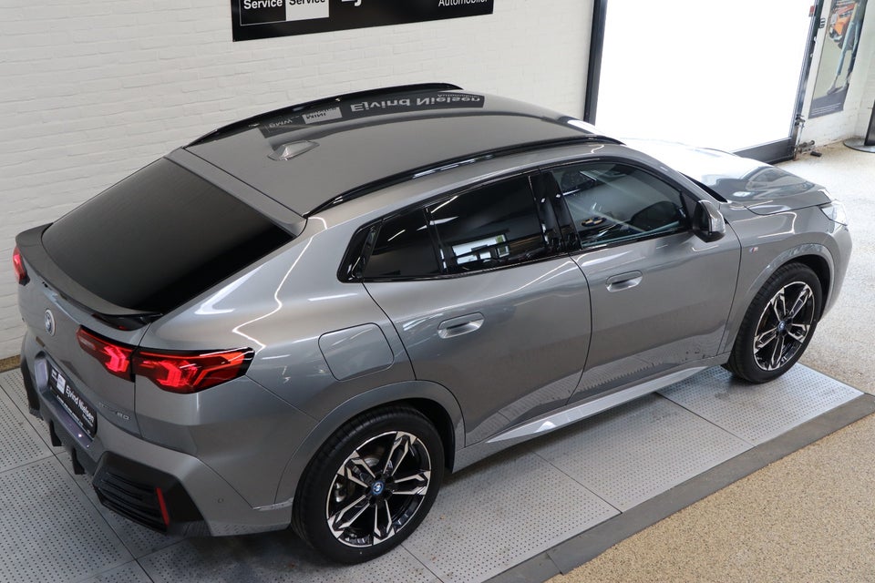 BMW iX2 eDrive20 M-Sport Premium 5d