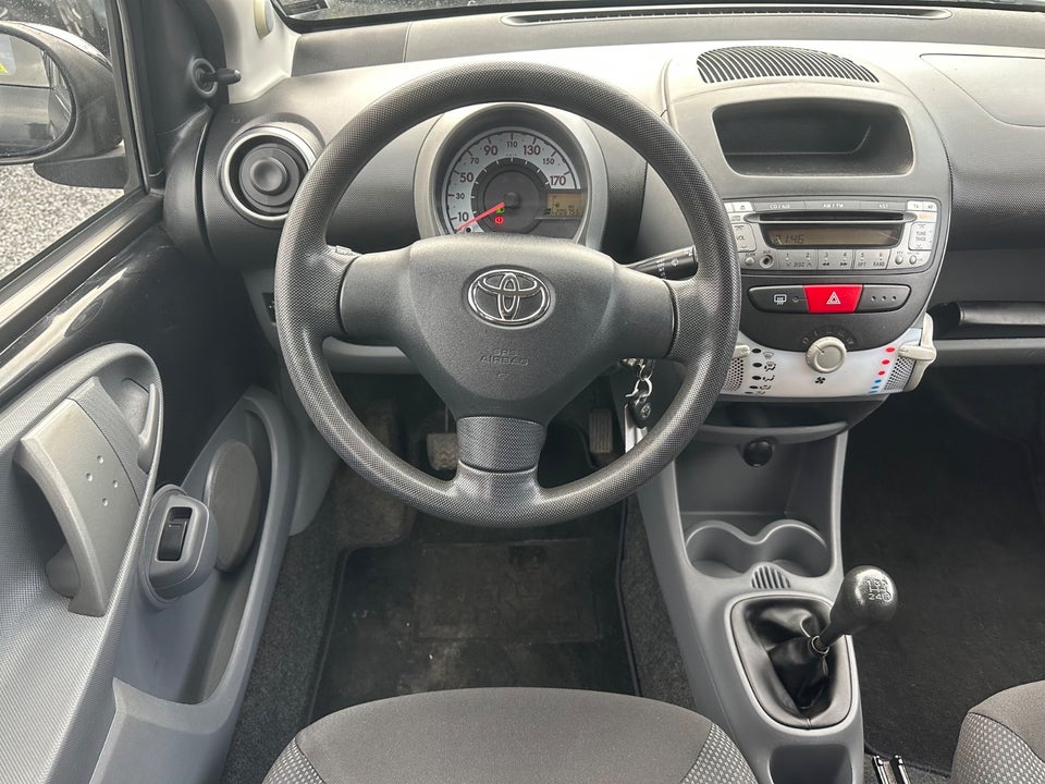 Toyota Aygo 1,0 Plus Black 5d