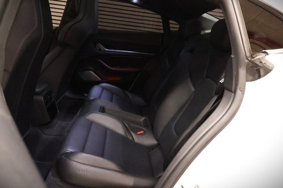 Porsche Taycan Turbo Performance+ 4d