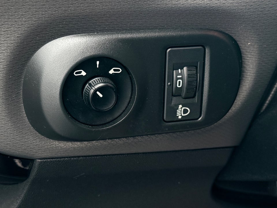 Citroën C4 Cactus 1,6 BlueHDi 100 Feel Van 5d