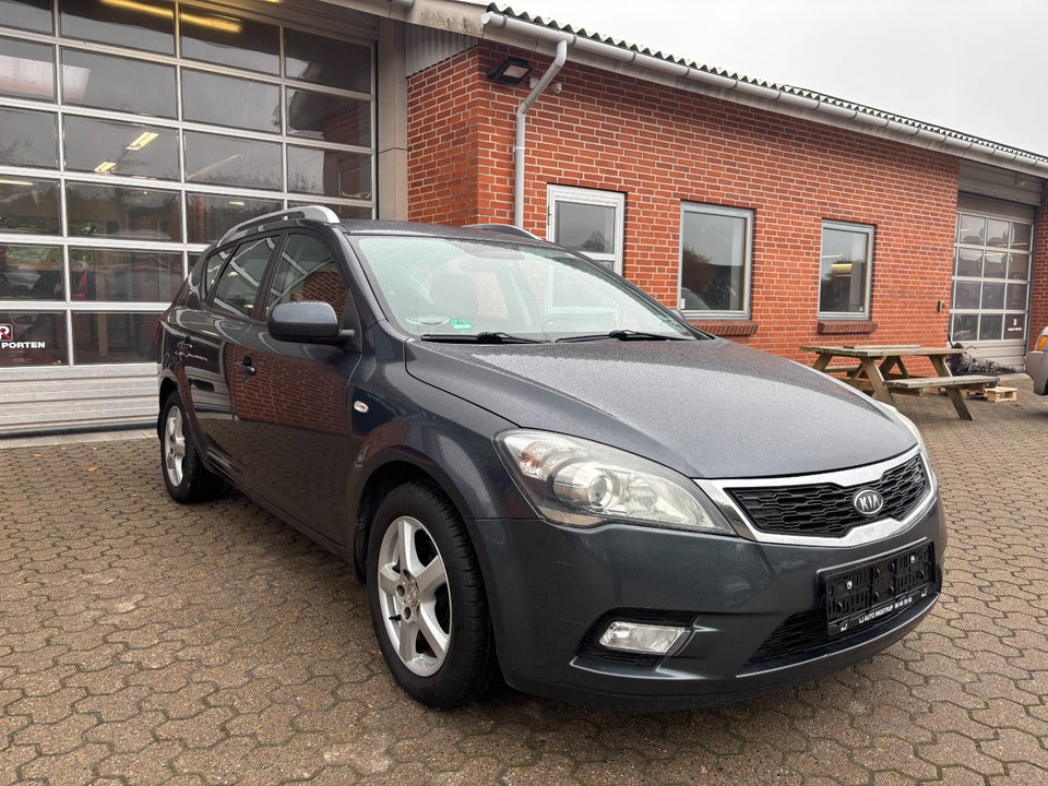 Kia Ceed 1,6 CRDi 128 Exclusive Fashion SW 5d