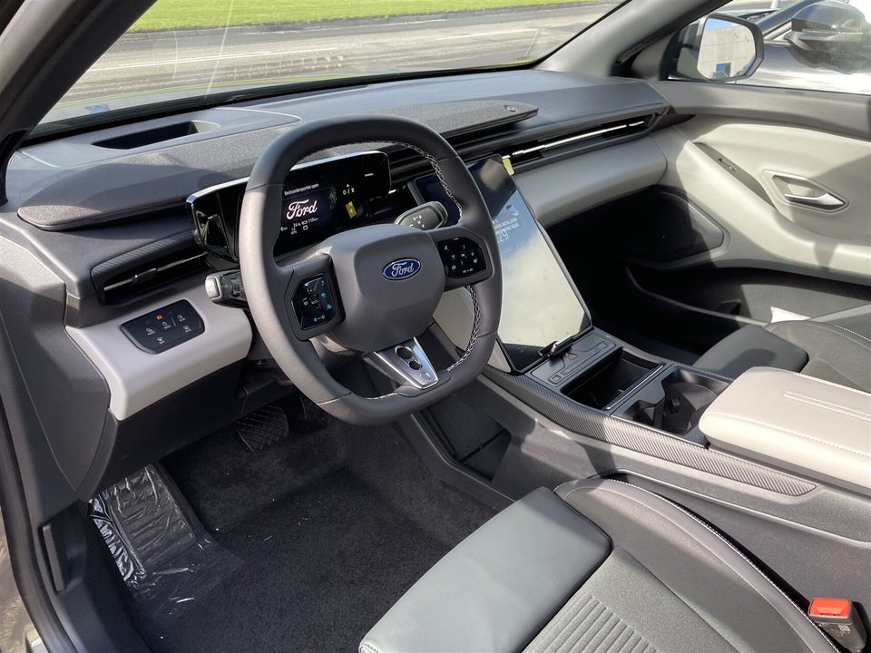 Ford Capri 82 Premium Extended Range 5d