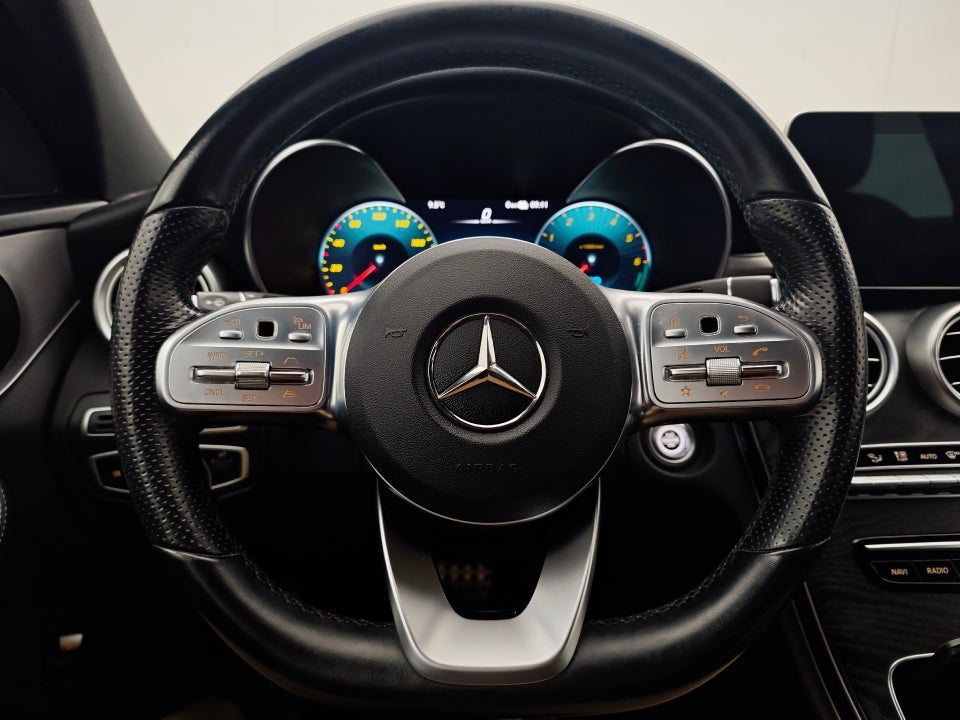 Mercedes C300 de 2,0 AMG Line stc. aut. 5d