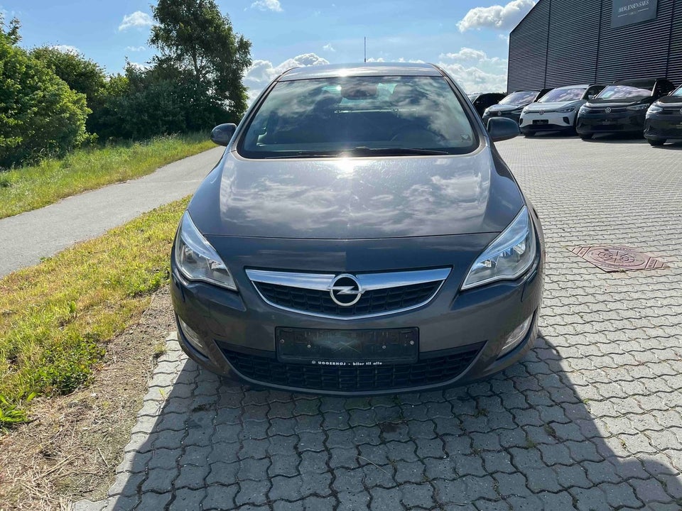 Opel Astra 1,6 Enjoy 5d