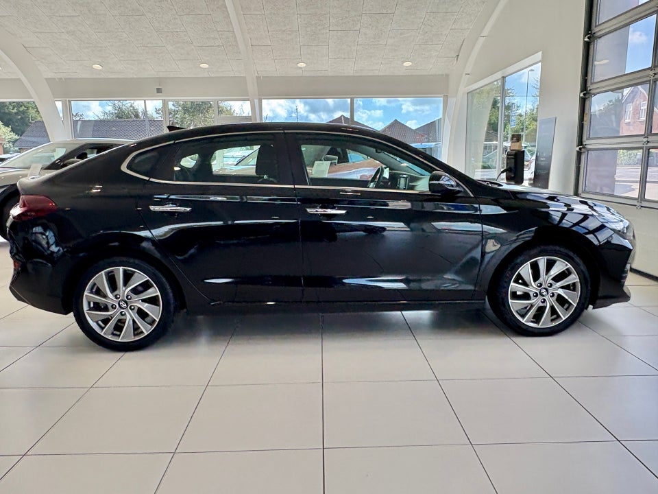 Hyundai i30 1,0 T-GDi Premium Fastback 5d