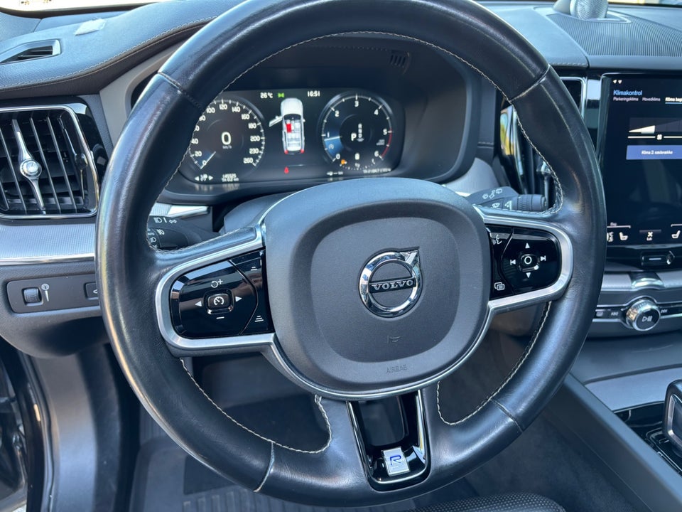 Volvo XC60 2,0 B5 235 R-Design aut. AWD 5d