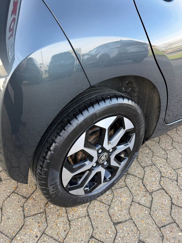 Toyota Aygo 1,0 VVT-i x-plore 5d