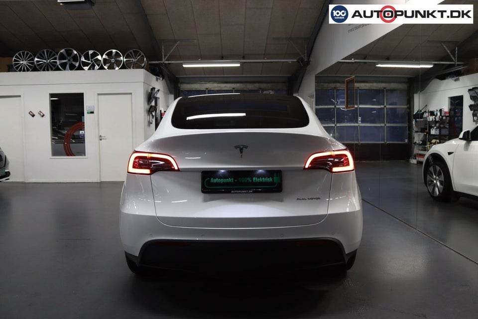 Tesla Model Y Long Range AWD 5d