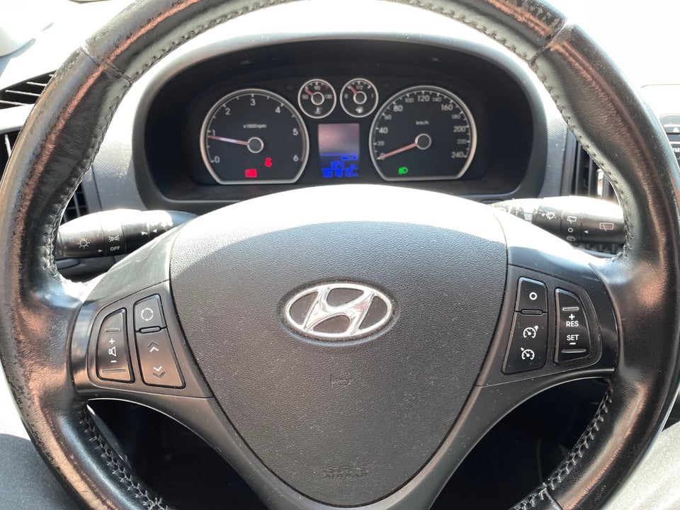 Hyundai i30 1,6 CRDi 90 Blue Drive CW 5d