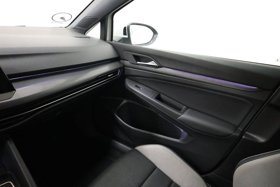 VW Golf VIII 1,4 GTE DSG 5d