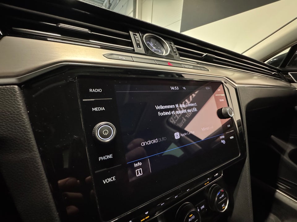 VW Passat 1,8 TSi 180 High+ Variant DSG 5d