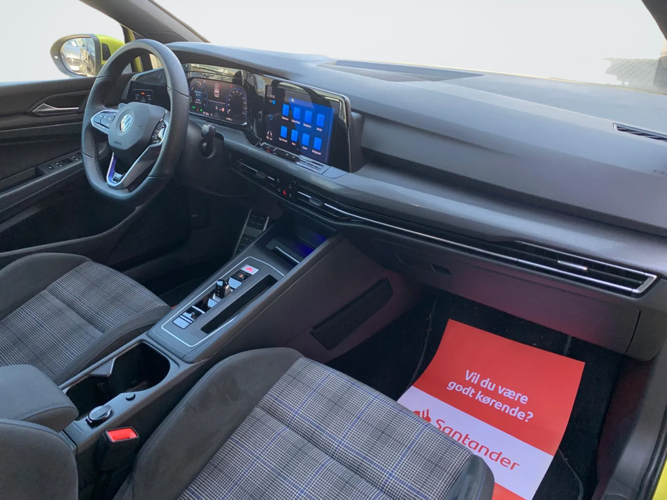 VW Golf VIII 1,4 GTE DSG 5d