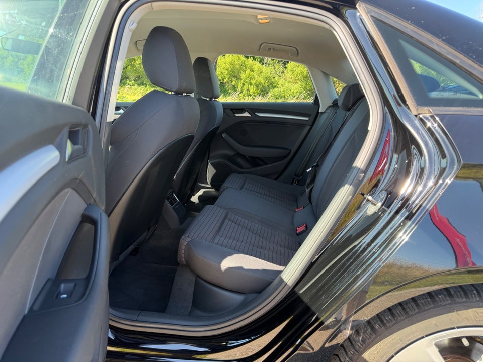 Audi A3 2,0 TDi 150 Sport S-tr. 4d