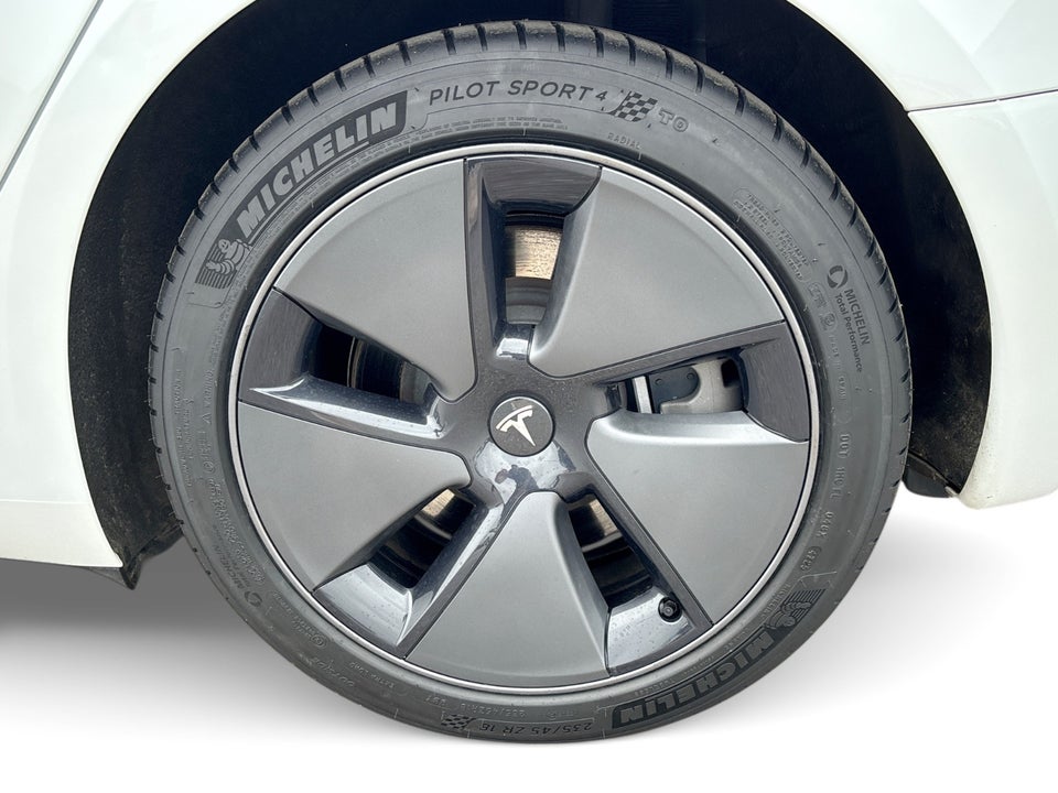 Tesla Model 3 RWD 4d