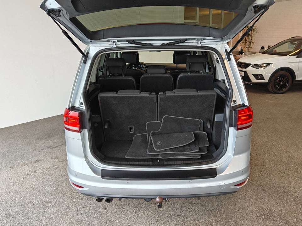 VW Touran 2,0 TDi 150 Highline DSG 7prs 5d