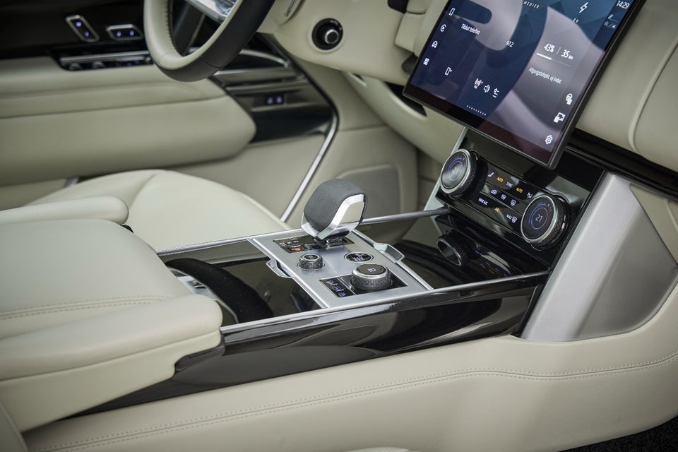 Land Rover Range Rover 3,0 P440e Autobiography aut. LWB 5d