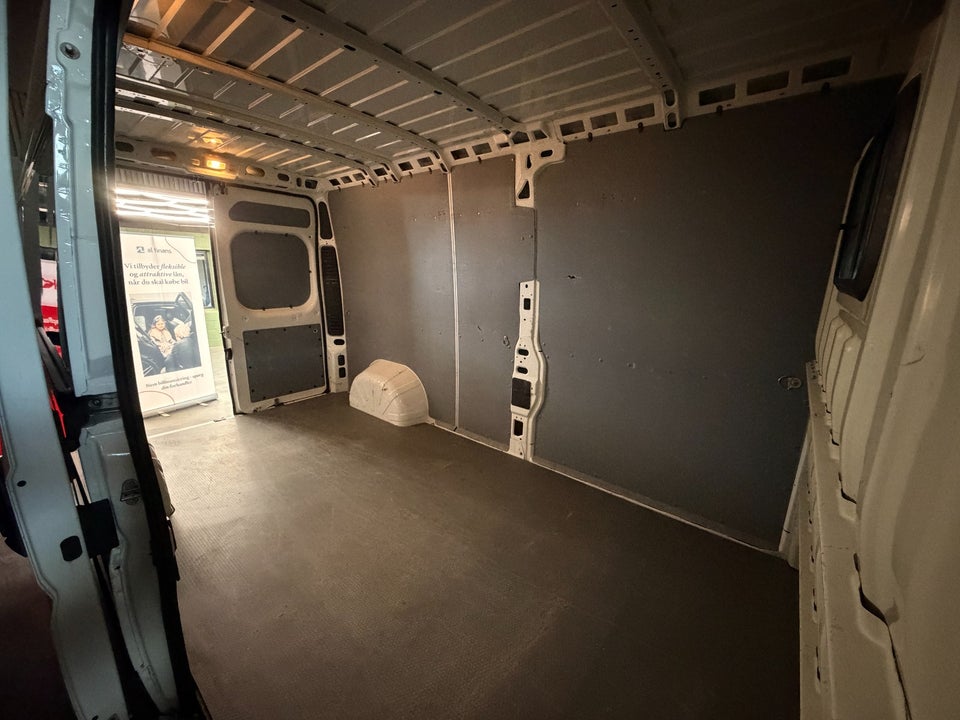 Peugeot Boxer 333 2,2 HDi 150 Kassevogn L3H2