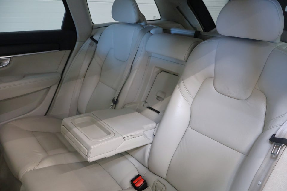 Volvo V90 2,0 D4 190 Momentum aut. 5d