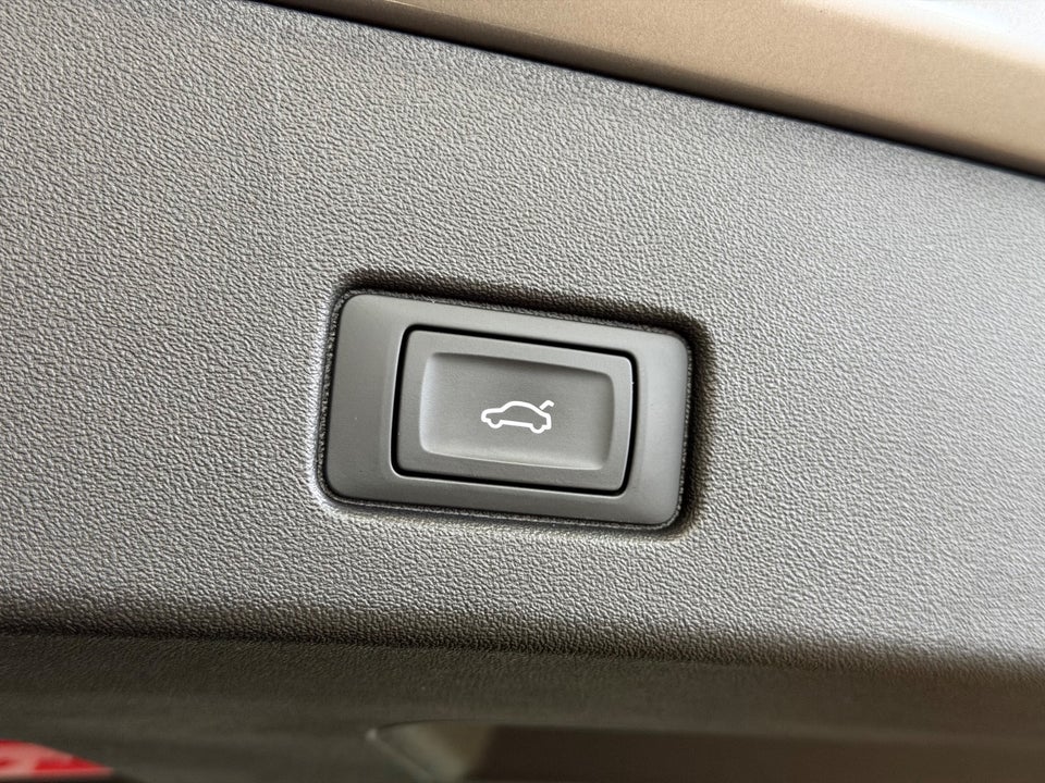 Audi Q4 e-tron 40 Advanced 5d