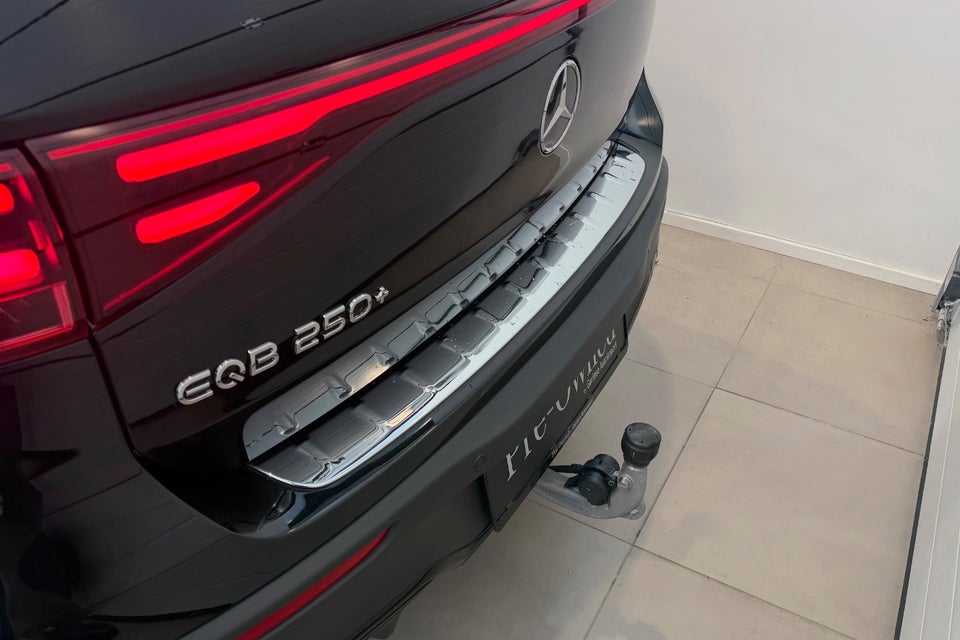 Mercedes EQB250+ AMG Advance 5d