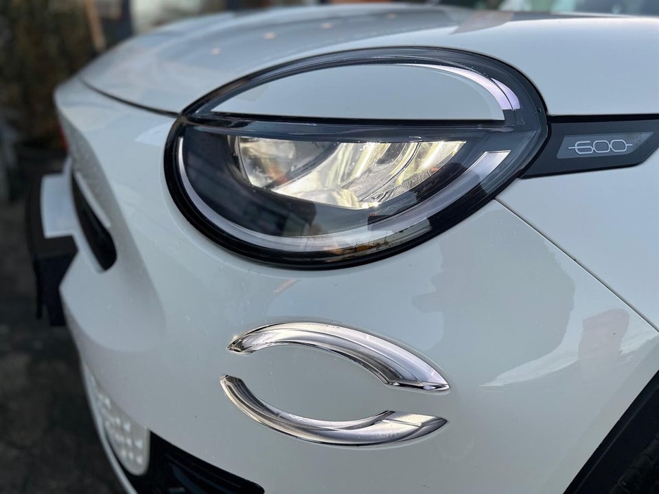 Fiat 600e 54 (RED) 5d