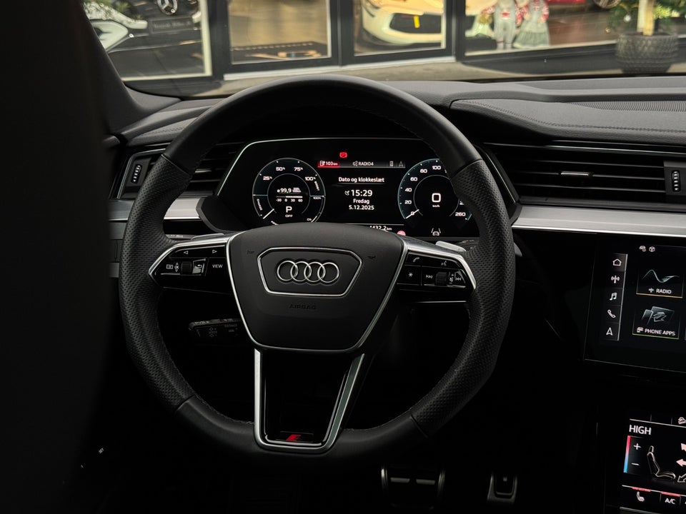 Audi Q8 e-tron 55 S-line Sportback quattro 5d