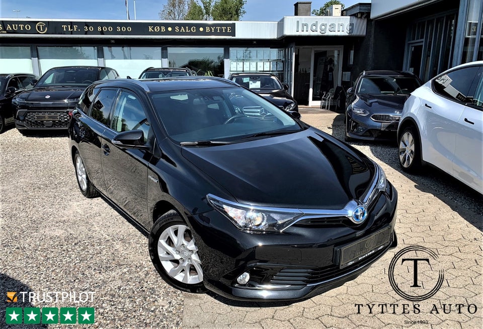 Toyota Auris 1,8 Hybrid H2 Comfort Touring Sports CVT 5d