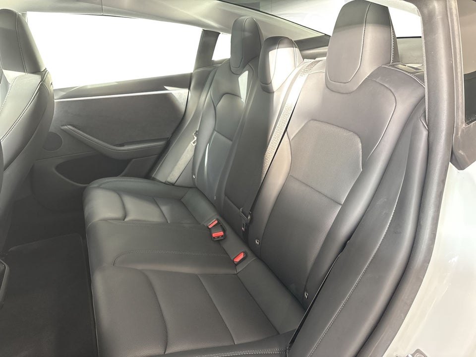 Tesla Model 3 Long Range AWD 4d