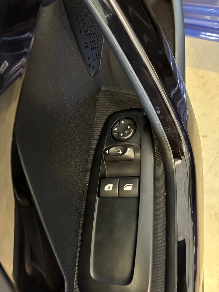 Peugeot 208 1,2 VTi 82 Allure Sky 5d