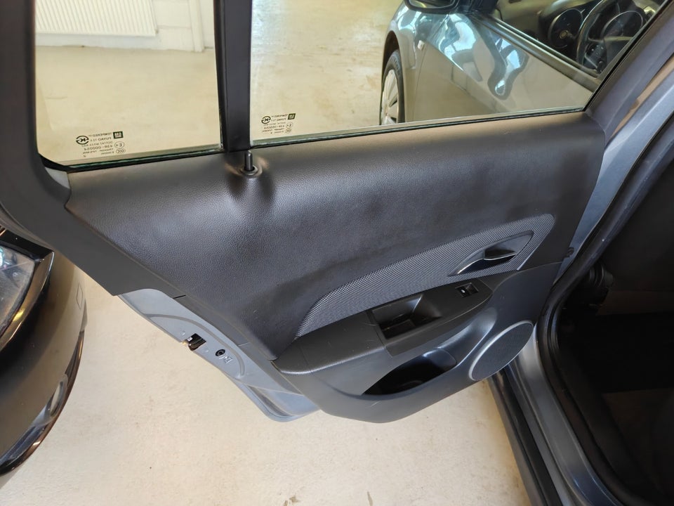 Chevrolet Cruze 1,8 LTZ stc. 5d