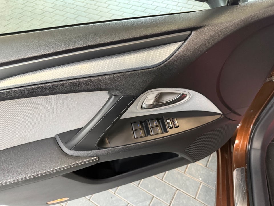 Toyota Avensis 1,8 VVT-i T2 Premium Touring Sports 5d