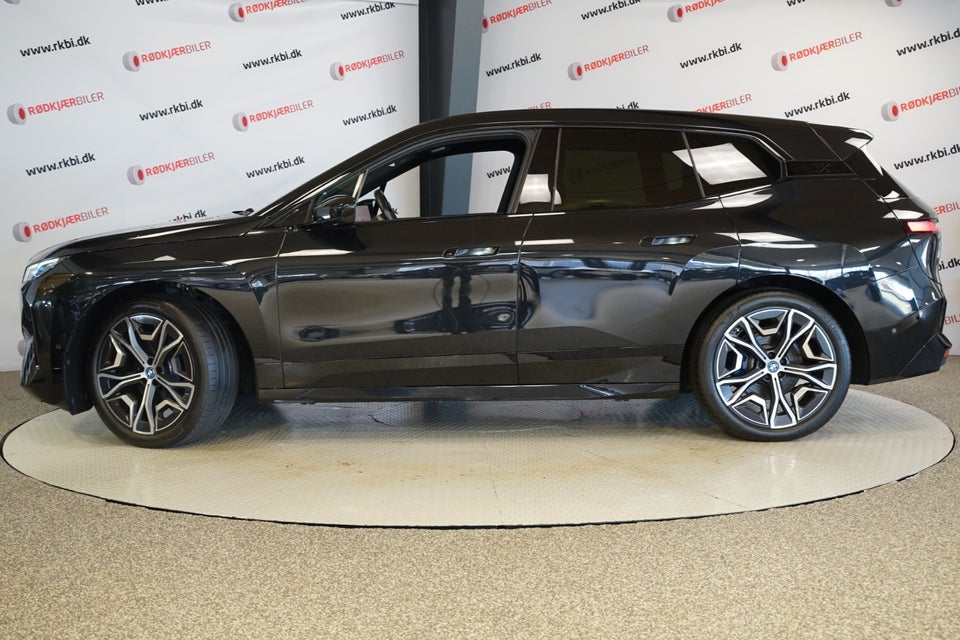 BMW iX xDrive40 Fully Charged Sport 5d