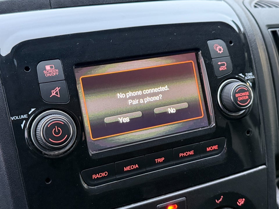 Peugeot Boxer 333 2,2 BlueHDi 140 L3H2 Premium