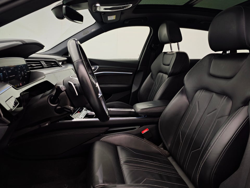 Audi e-tron 55 quattro 5d