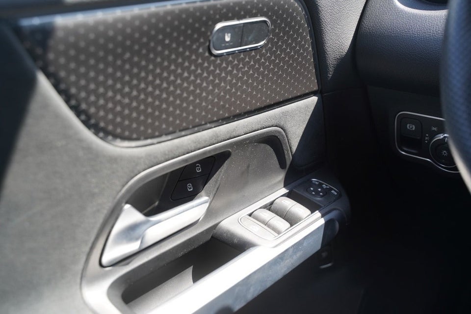 Mercedes EQB300 AMG Line 4Matic 5d