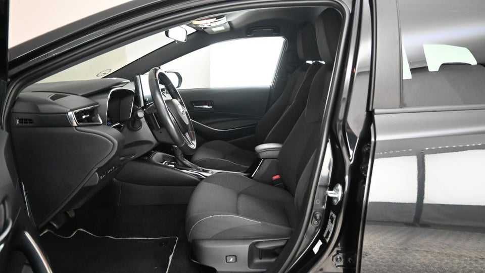 Toyota Corolla 2,0 Hybrid Active Touring Sports MDS 5d