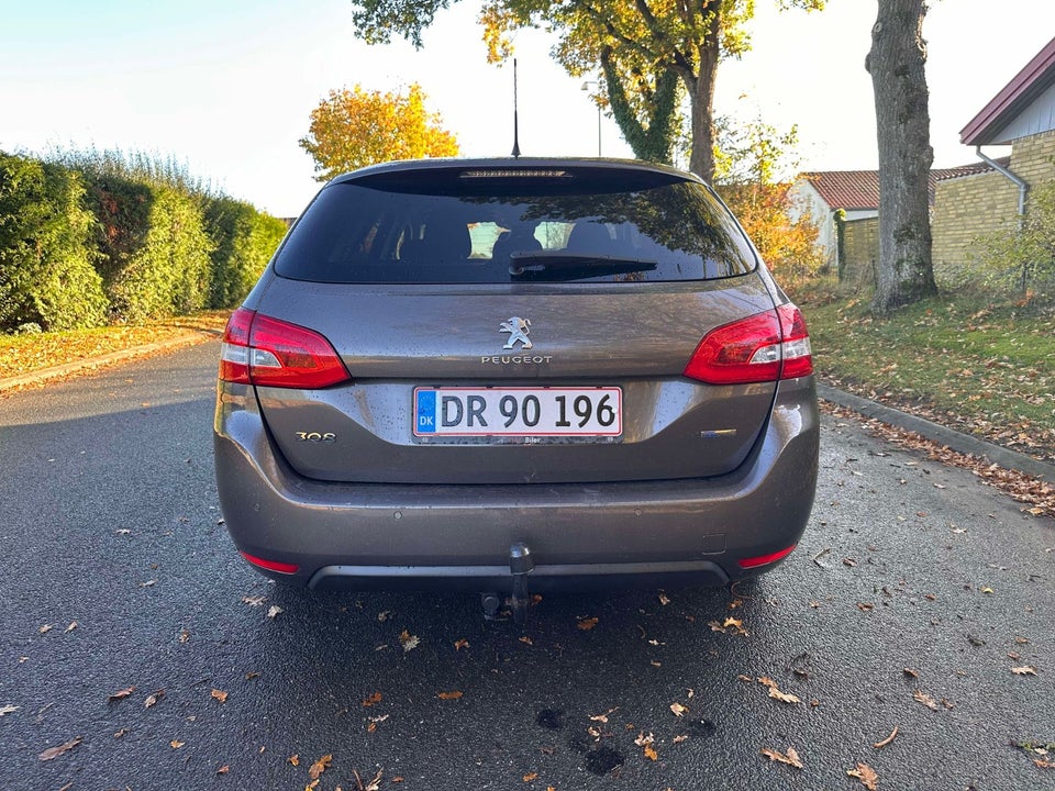 Peugeot 308 1,2 e-THP 110 Active SW 5d