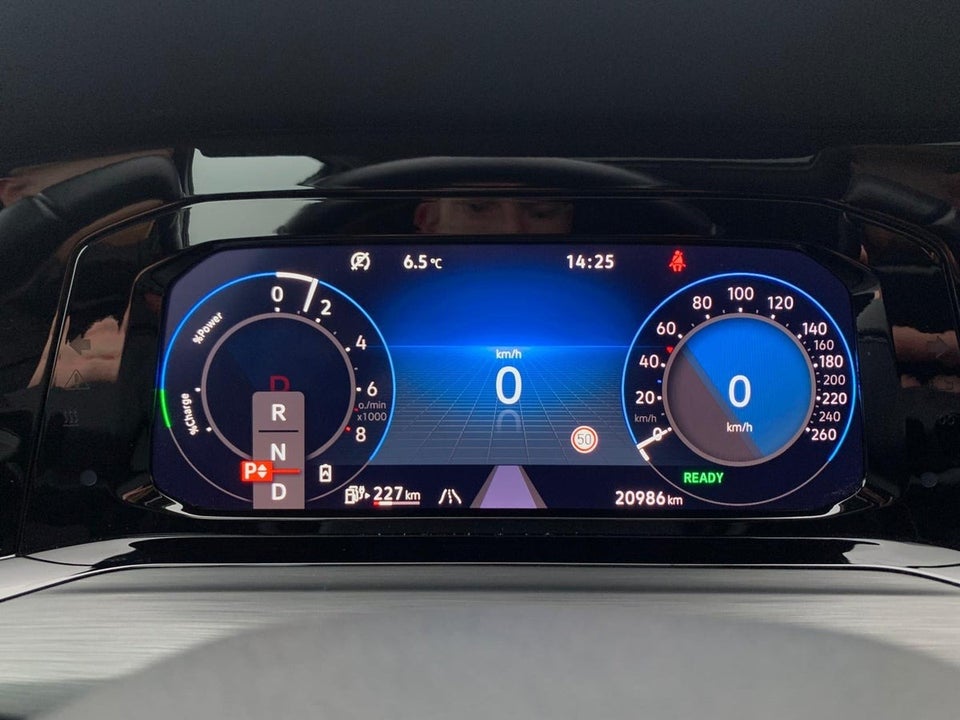 VW Golf VIII 1,4 eHybrid DSG 5d