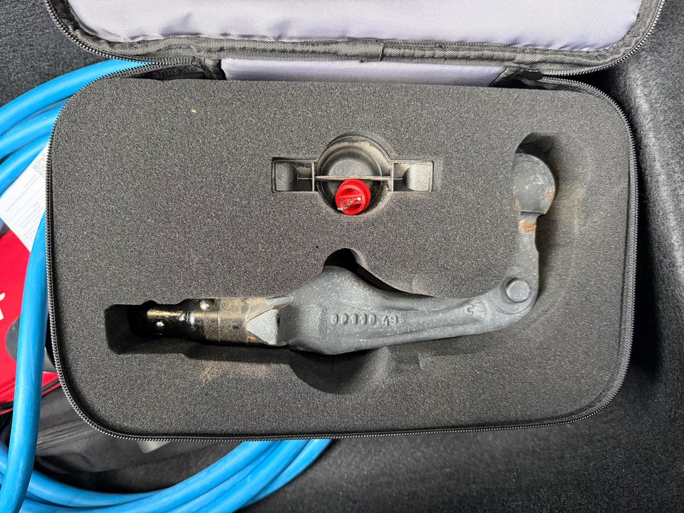 Tesla Model Y Long Range AWD 5d