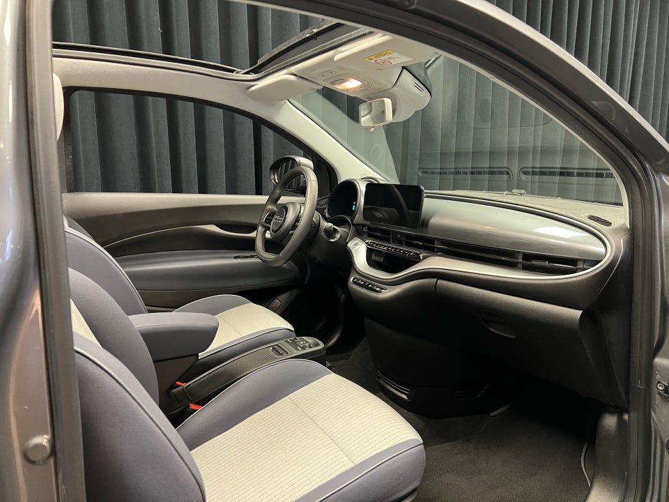 Fiat 500e 42 Icon Cabrio 2d