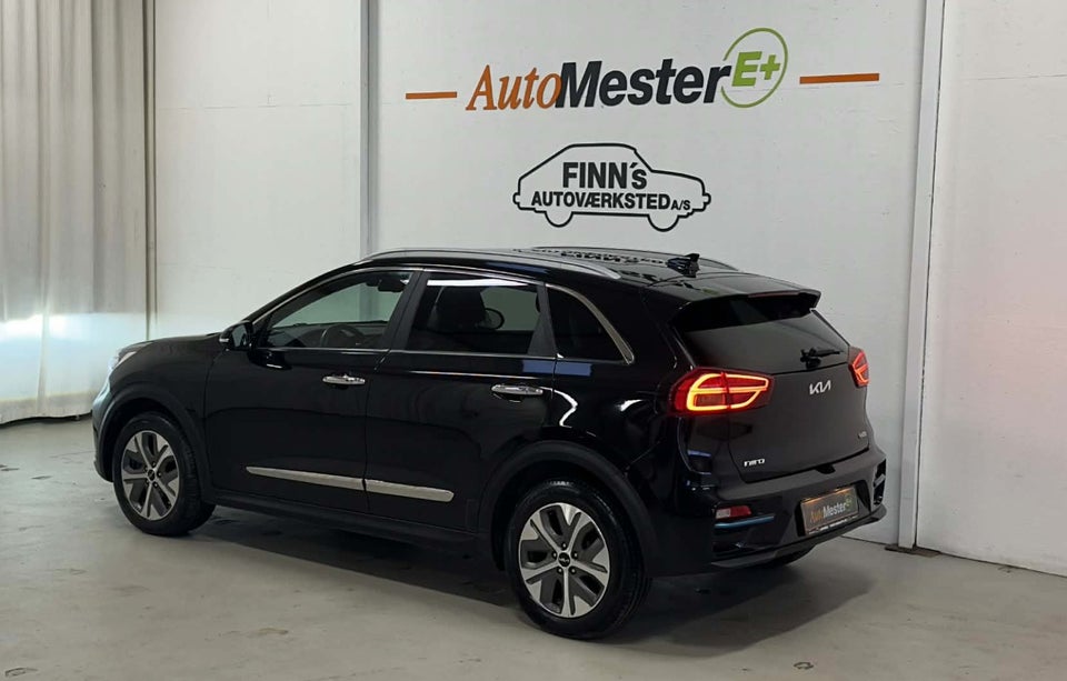 Kia Niro 64 EV Premium 5d