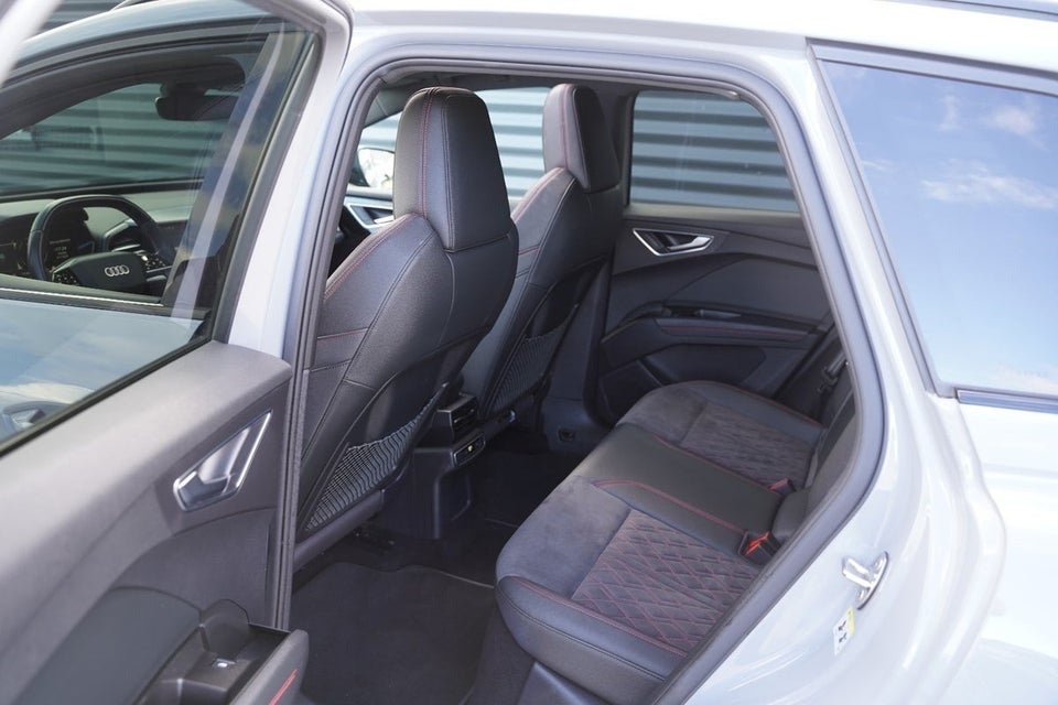 Audi Q4 e-tron 40 Attitude S-line 5d