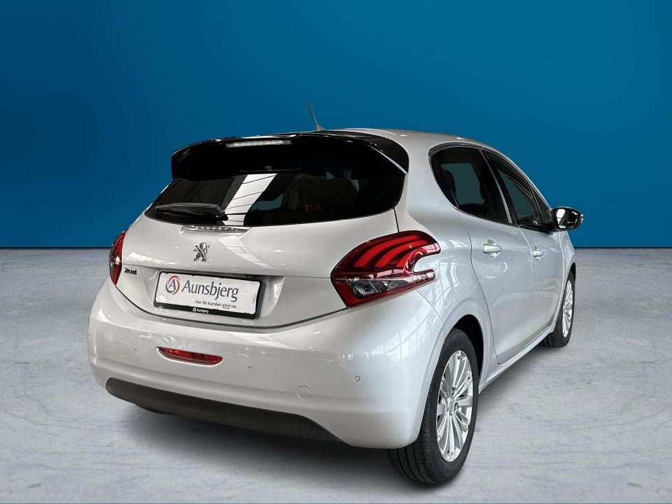 Peugeot 208 1,2 VTi 82 Desire 5d