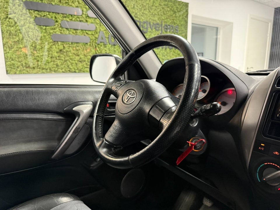 Toyota RAV4 2,0 VVT-i 4x4 5d